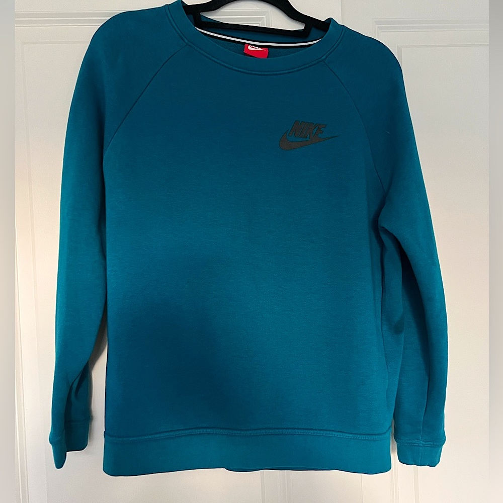 Women’s Nike crew neck